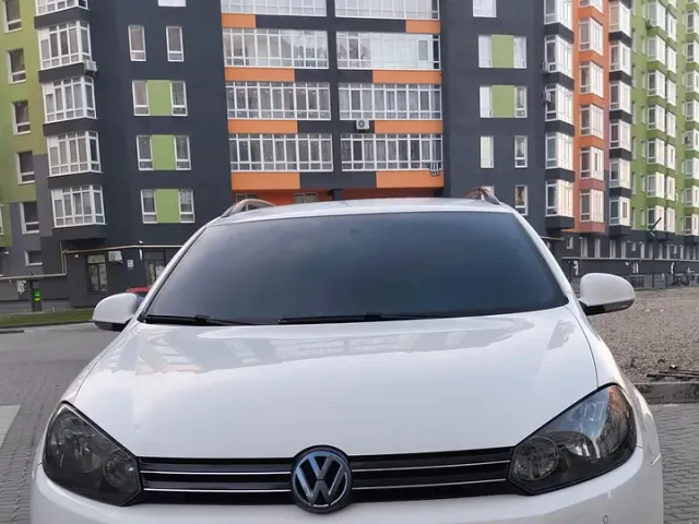 Volkswagen Golf - фото 1