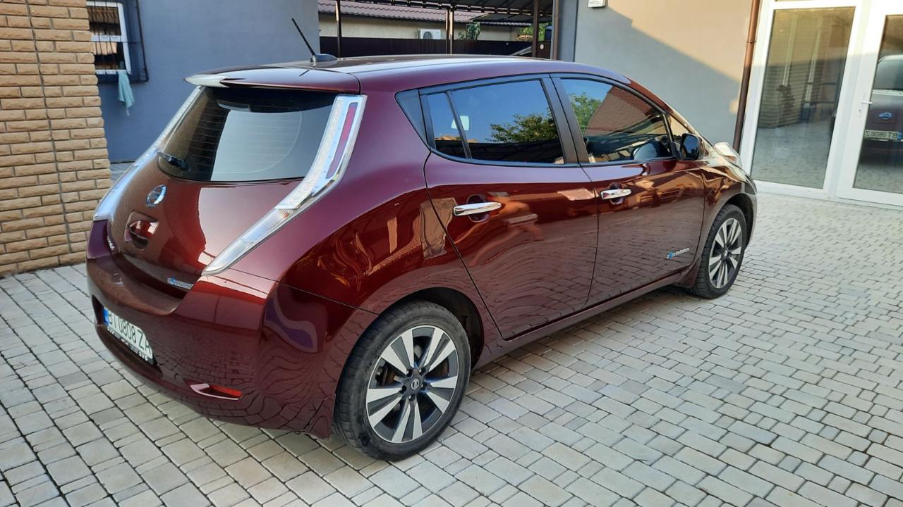 Nissan Leaf - фото 2