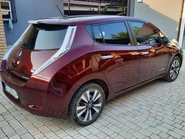 Nissan Leaf - фото 1