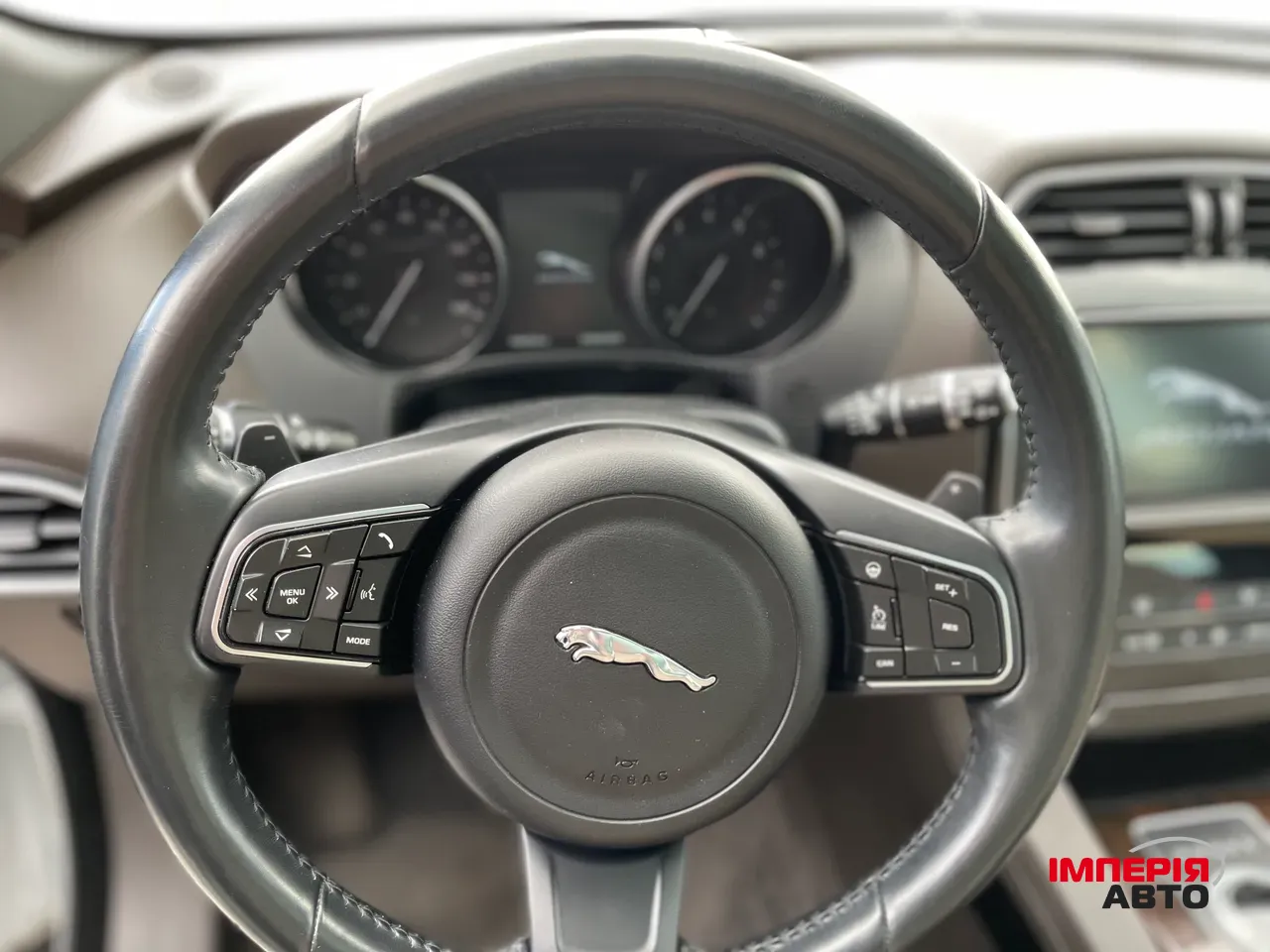 Jaguar F-Pace - фото 18