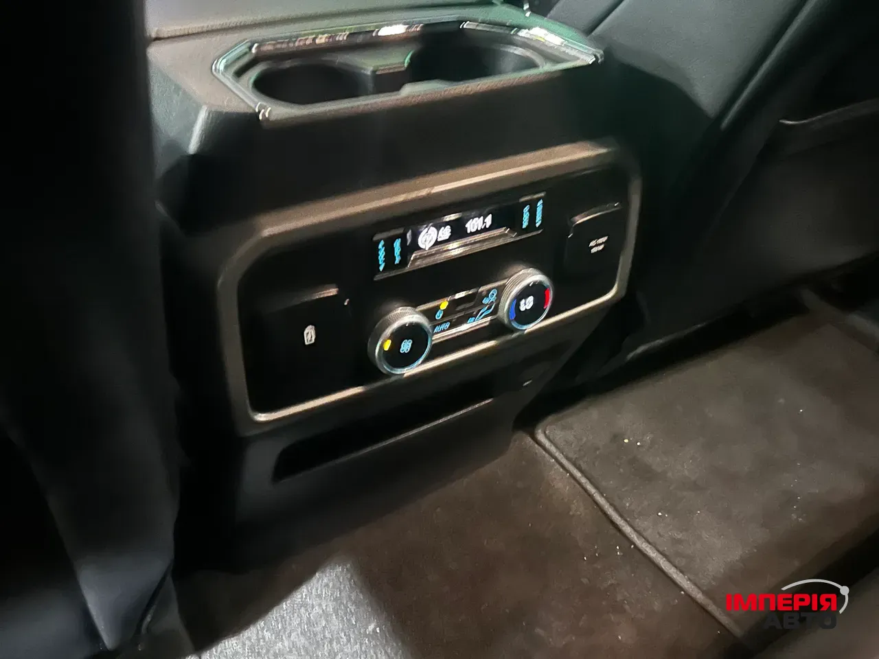 Ford Expedition - фото 11