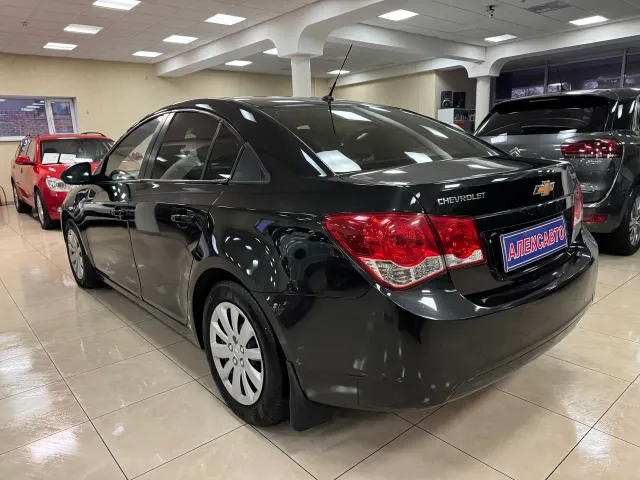 Chevrolet Cruze - фото 2