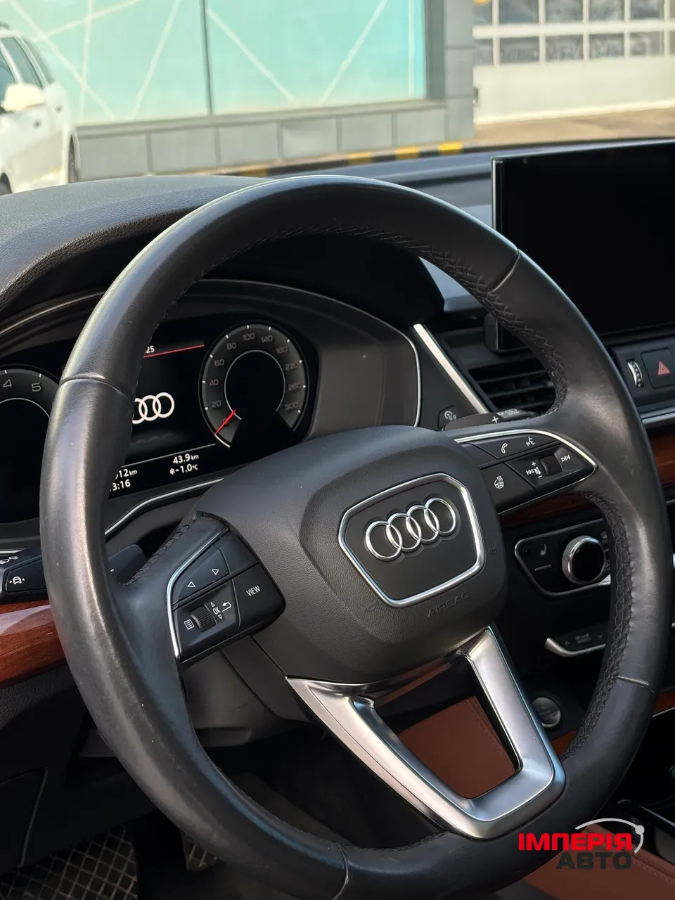 Audi Q5 - фото 11