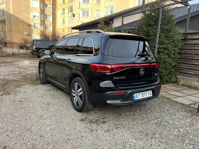 Mercedes-Benz EQB - фото 1