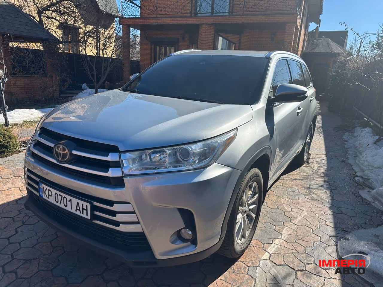 Toyota Highlander - фото 1