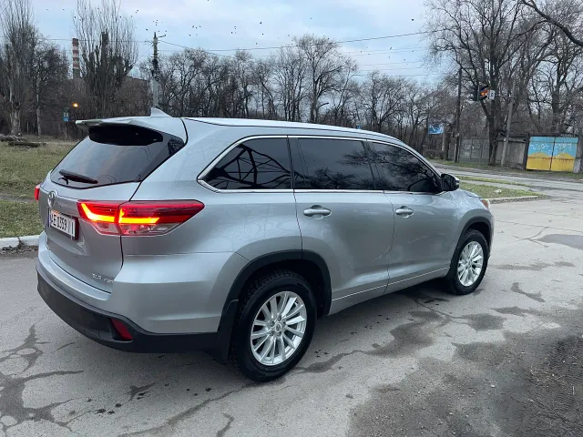 Toyota Highlander - фото 4