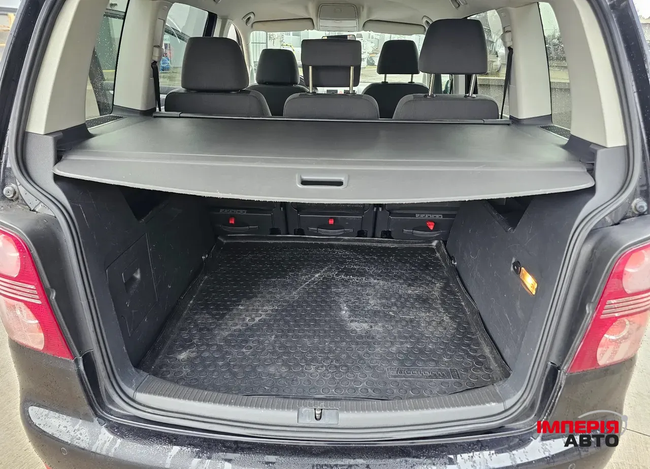 Volkswagen Touran - фото 7