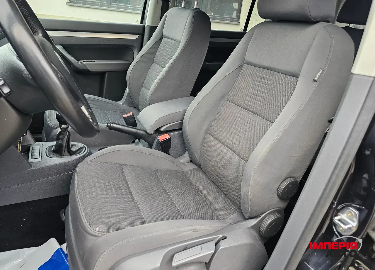 Volkswagen Touran - фото 10