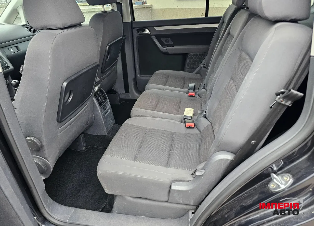 Volkswagen Touran - фото 8