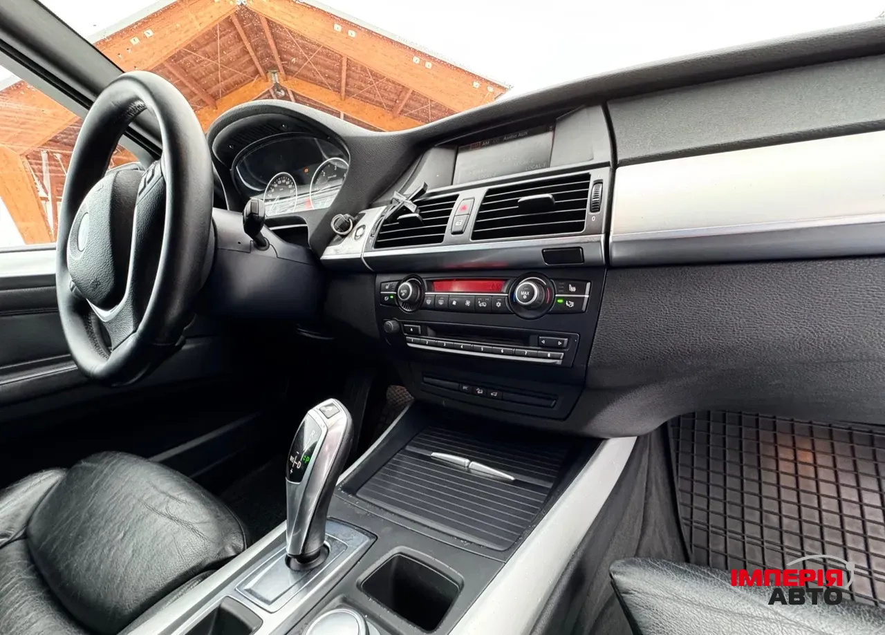 BMW X5 - фото 11