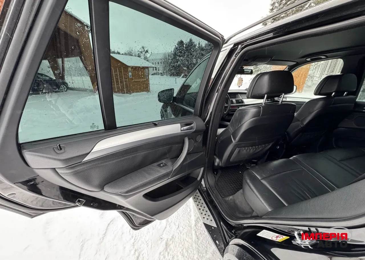 BMW X5 - фото 8
