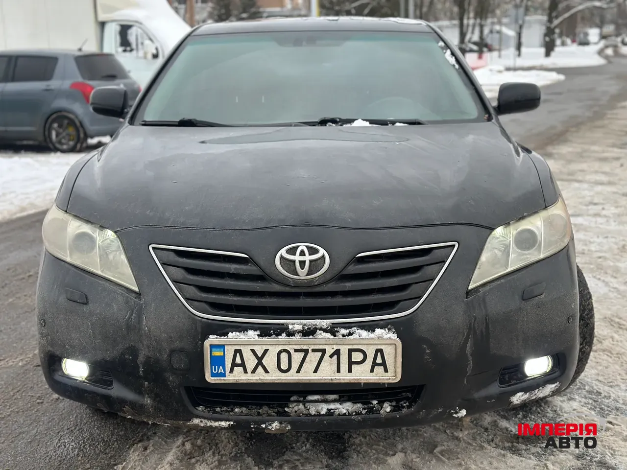 Toyota Camry - фото 1