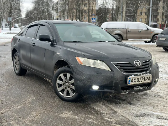 Toyota Camry - фото 5