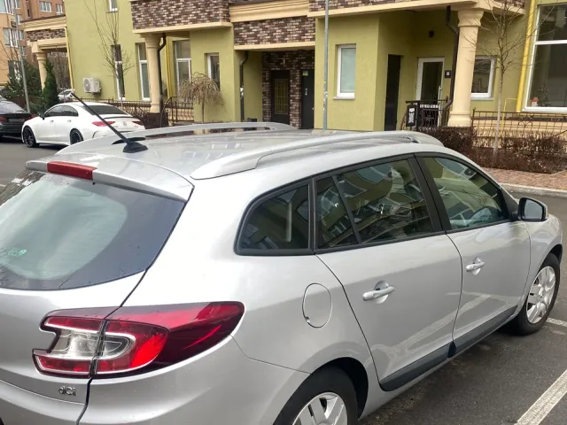 Renault Megane - фото 4