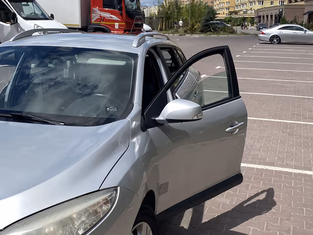 Renault Megane - фото 5