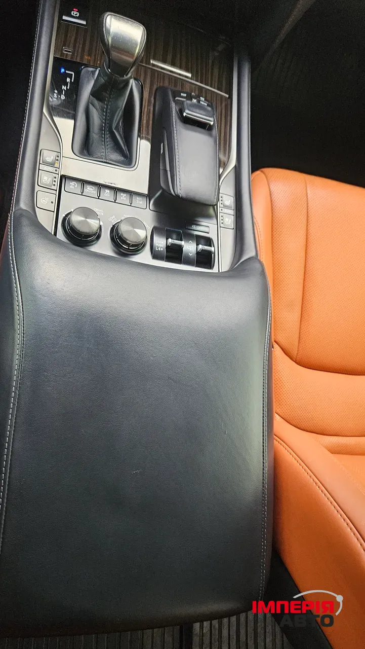 Lexus LX - фото 20
