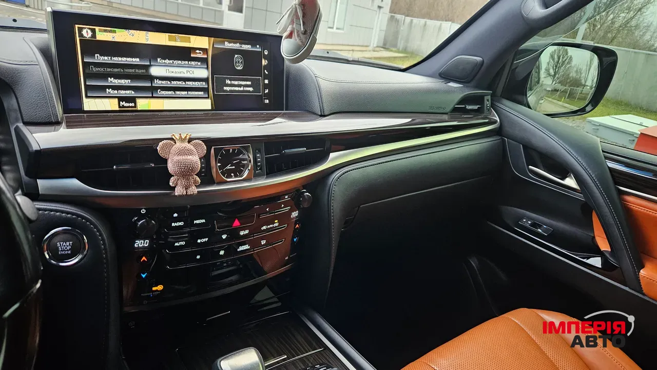 Lexus LX - фото 21