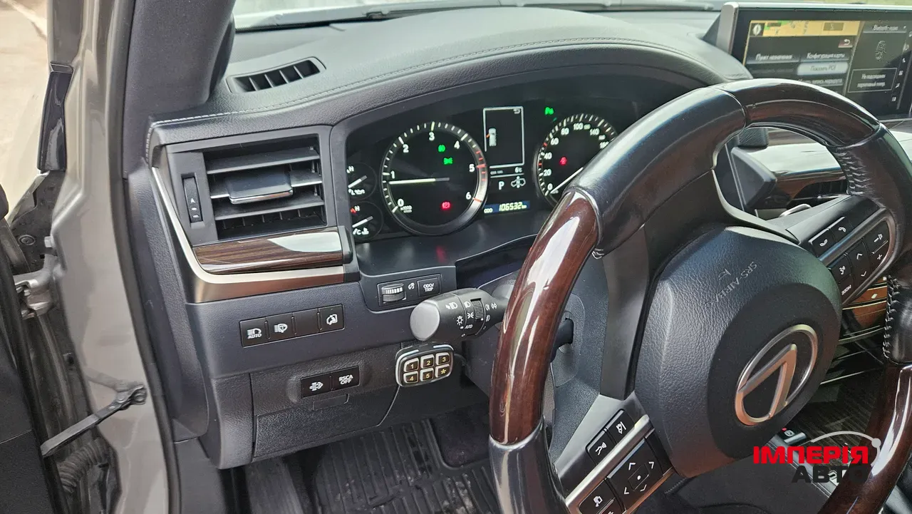 Lexus LX - фото 16