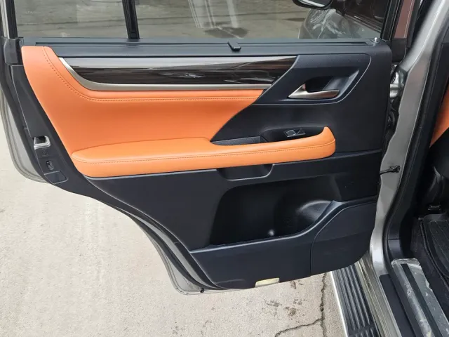 Lexus LX - фото 5