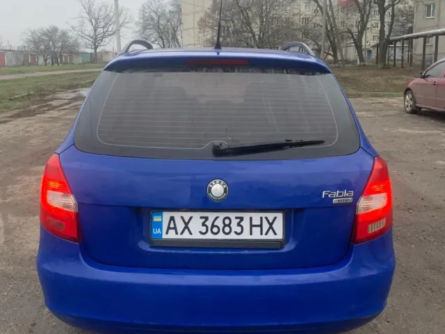 Skoda Fabia - фото 4