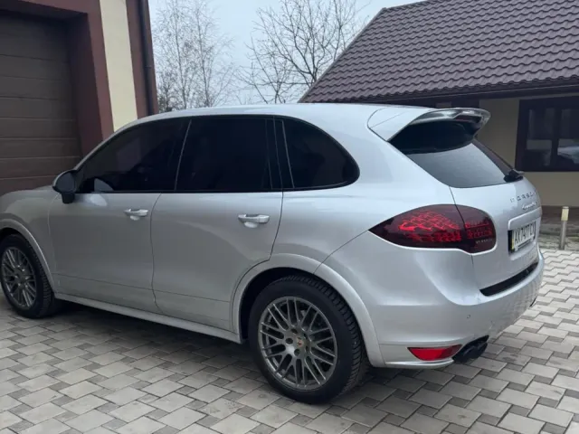 Porsche Cayenne - фото 5