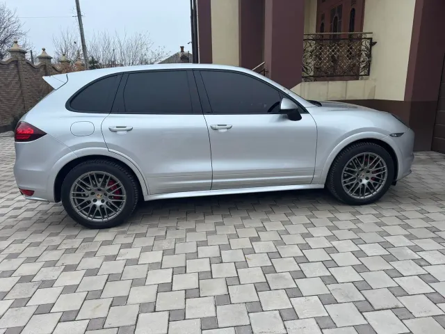 Porsche Cayenne - фото 2