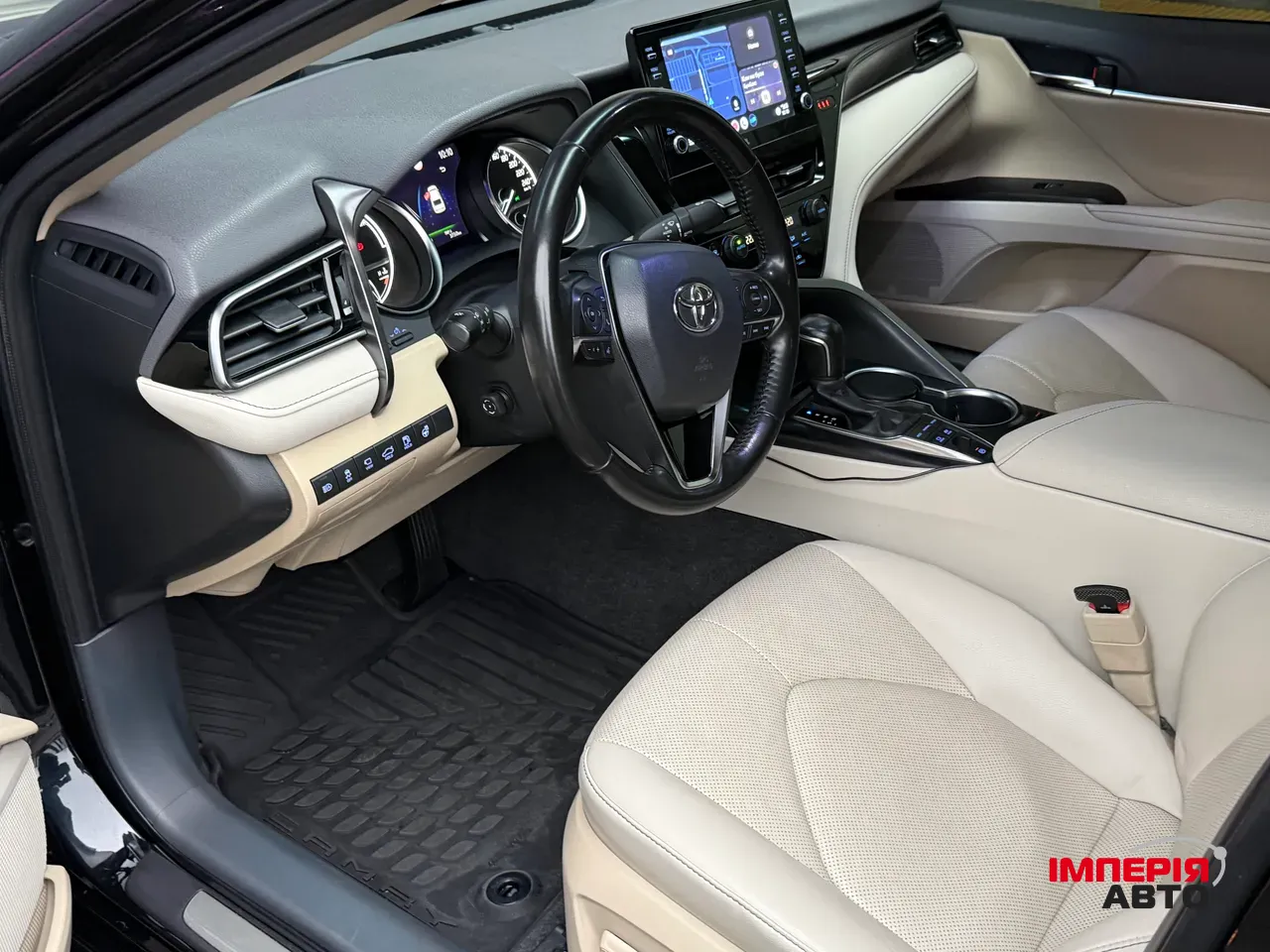 Toyota Camry - фото 3