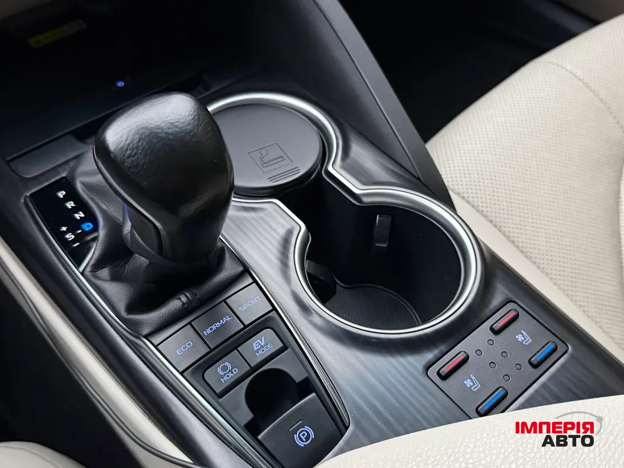 Toyota Camry - фото 12