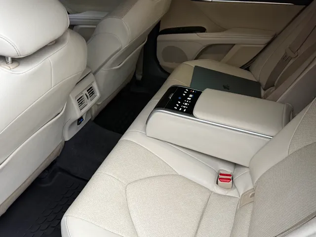 Toyota Camry - фото 5