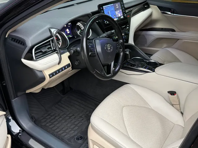 Toyota Camry - фото 3