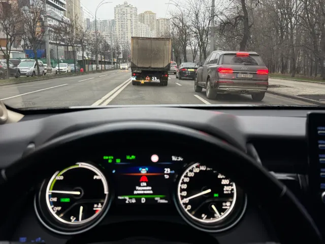 Toyota Camry - фото 4