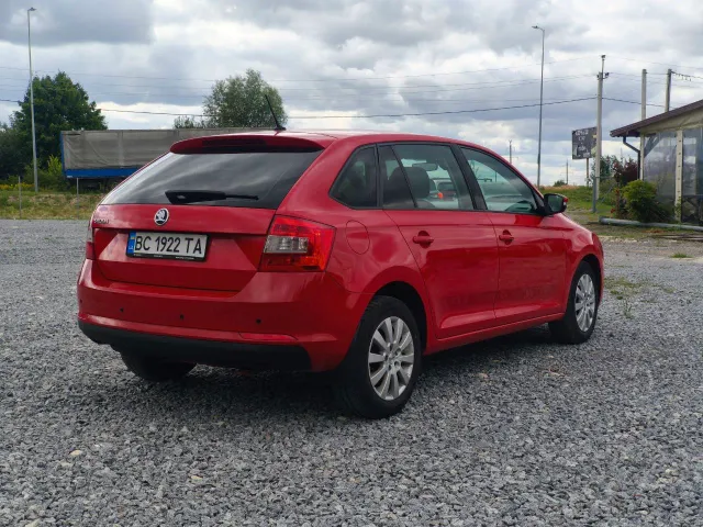 Skoda Rapid - фото 4
