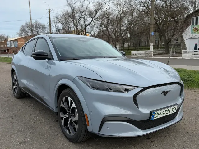 Ford Mustang Mach-E - фото 1