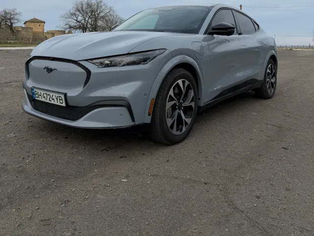 Ford Mustang Mach-E - фото 2