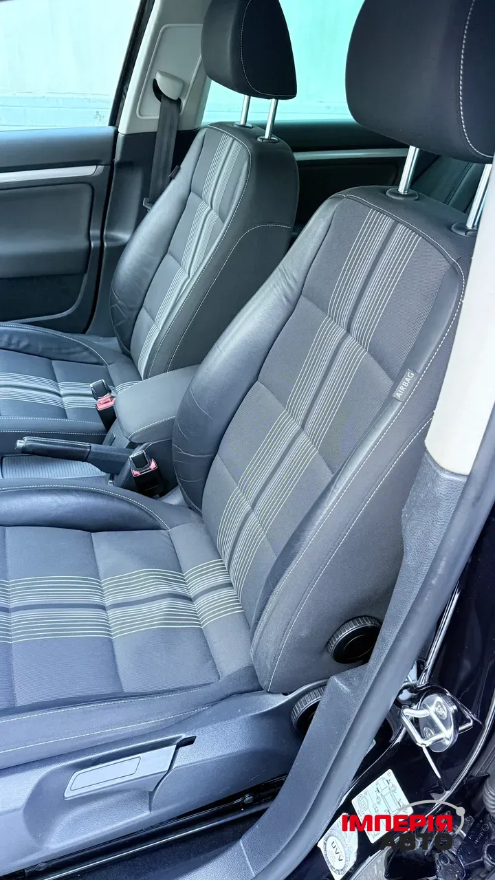 Volkswagen Golf - фото 20