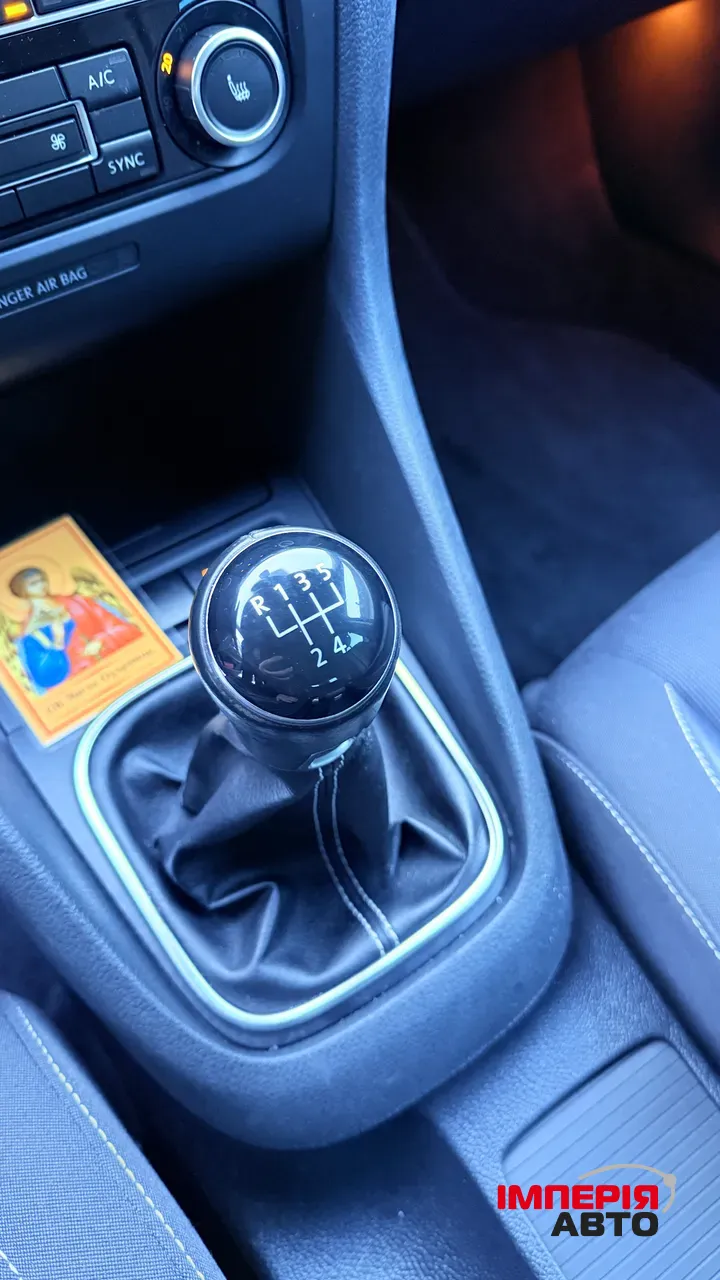 Volkswagen Golf - фото 17