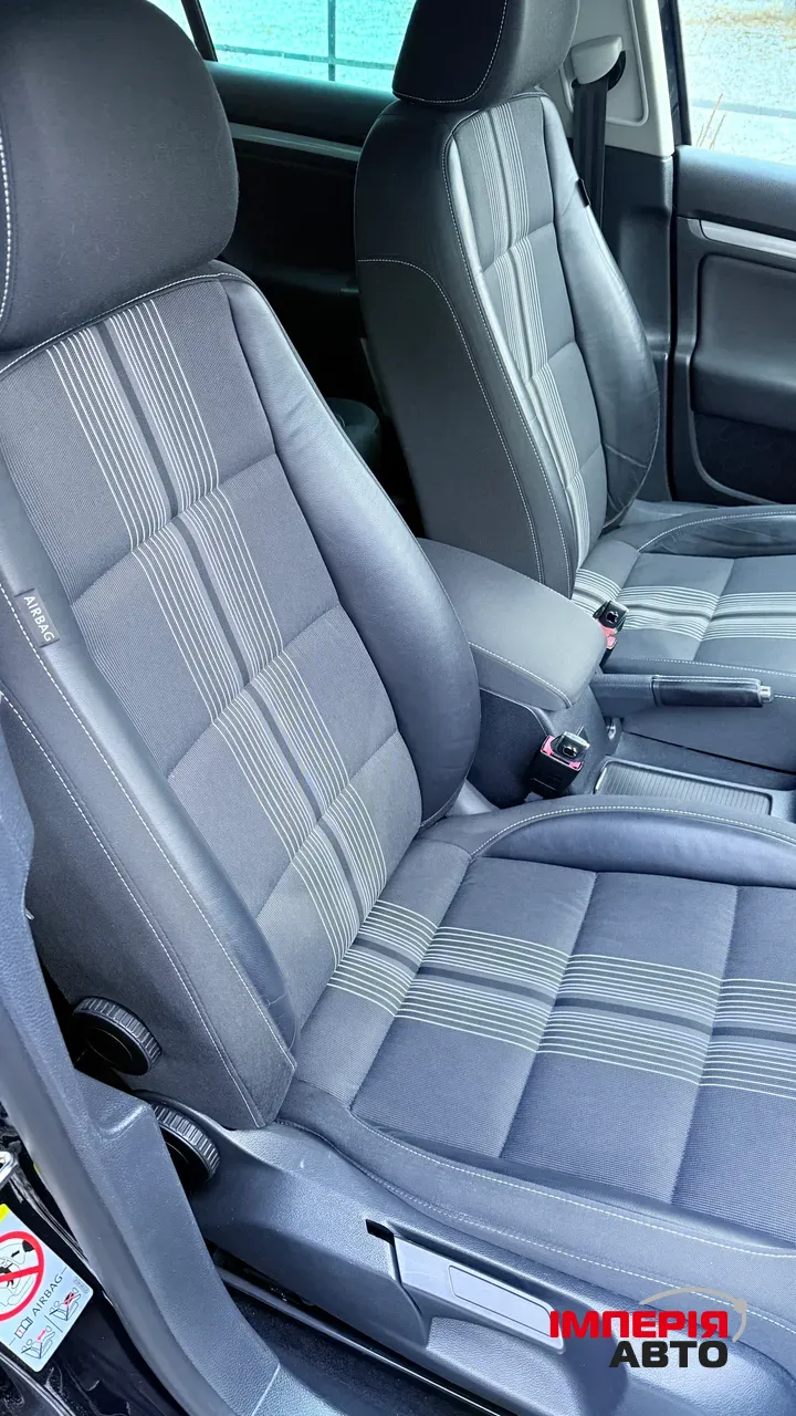 Volkswagen Golf - фото 27