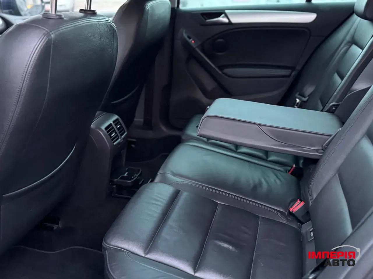 Volkswagen Golf - фото 7