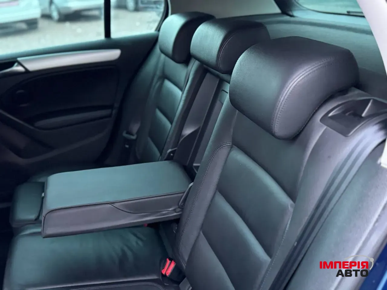 Volkswagen Golf - фото 8