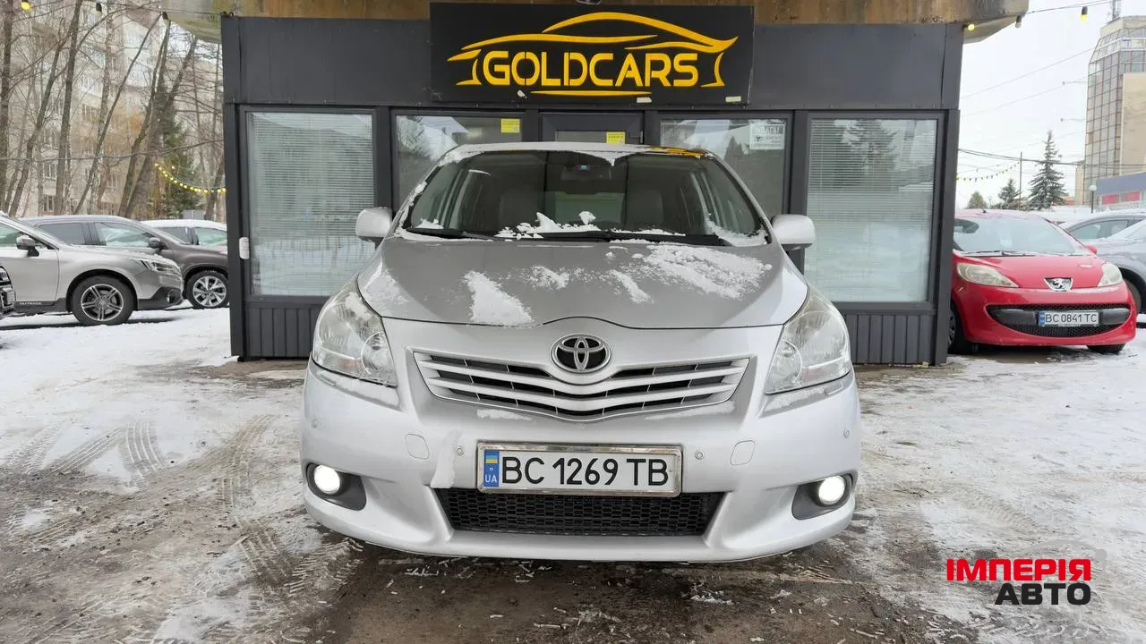 Toyota Verso - фото 1