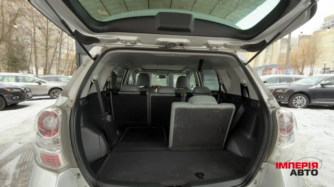 Toyota Verso - фото 15