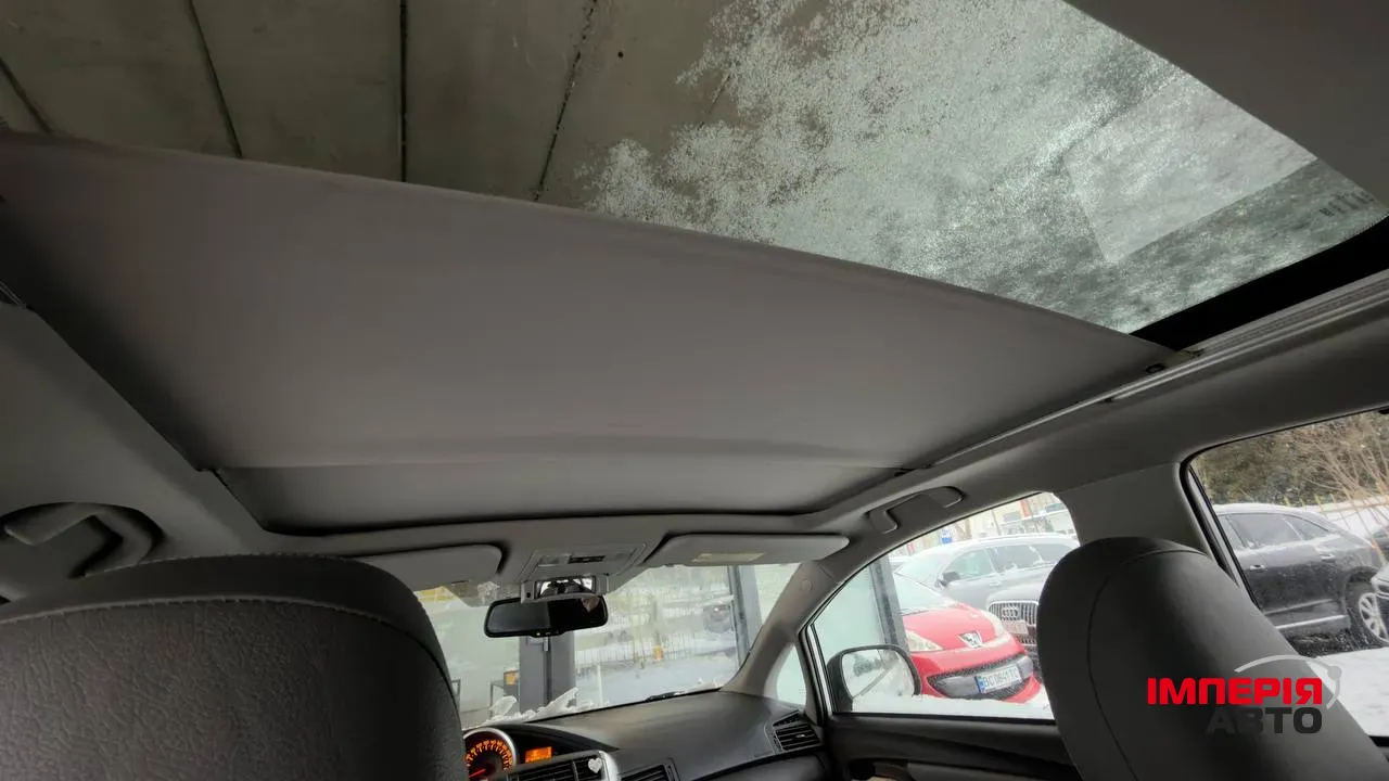 Toyota Verso - фото 5