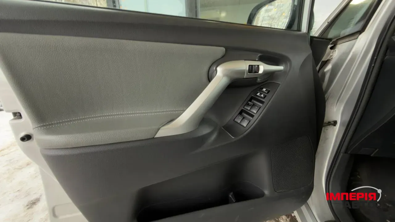 Toyota Verso - фото 10