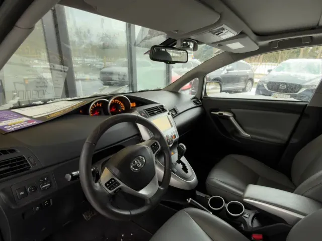 Toyota Verso - фото 3