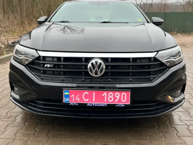 Volkswagen Jetta - фото 1