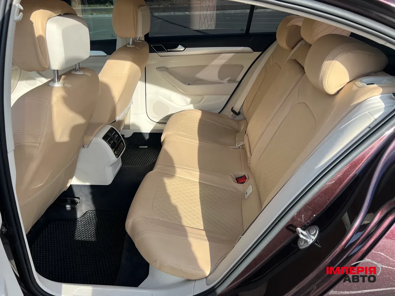 Volkswagen Passat - фото 10