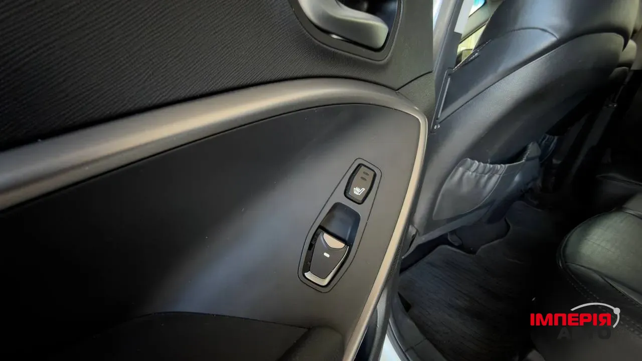 Hyundai Santa Fe - фото 12