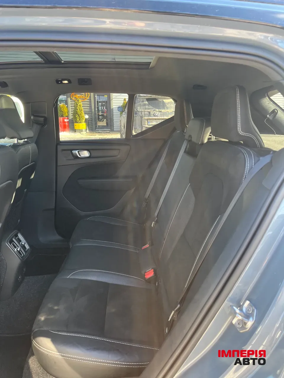 Volvo XC40 - фото 11
