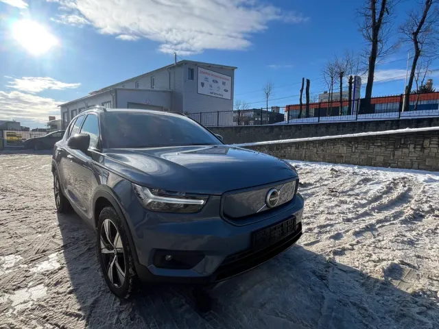 Volvo XC40 - фото 4