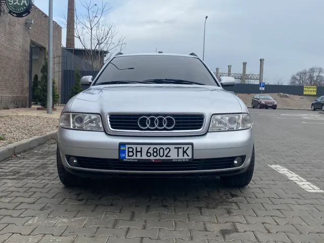 Audi A4 - фото 1